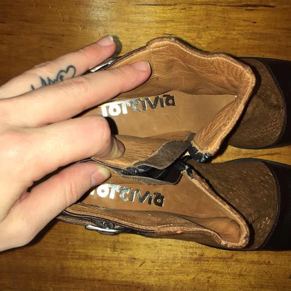 Torcivia Industria Argentina Booties - Picture 7 of 8